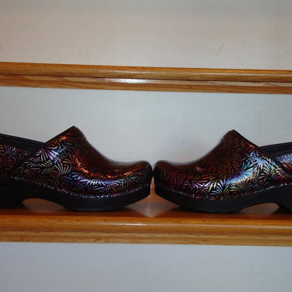 Dansko Professional Dandelion Patent Clog  6.5-7 US (37) NEW WITHOUT TAGS! - Picture 4 of 7